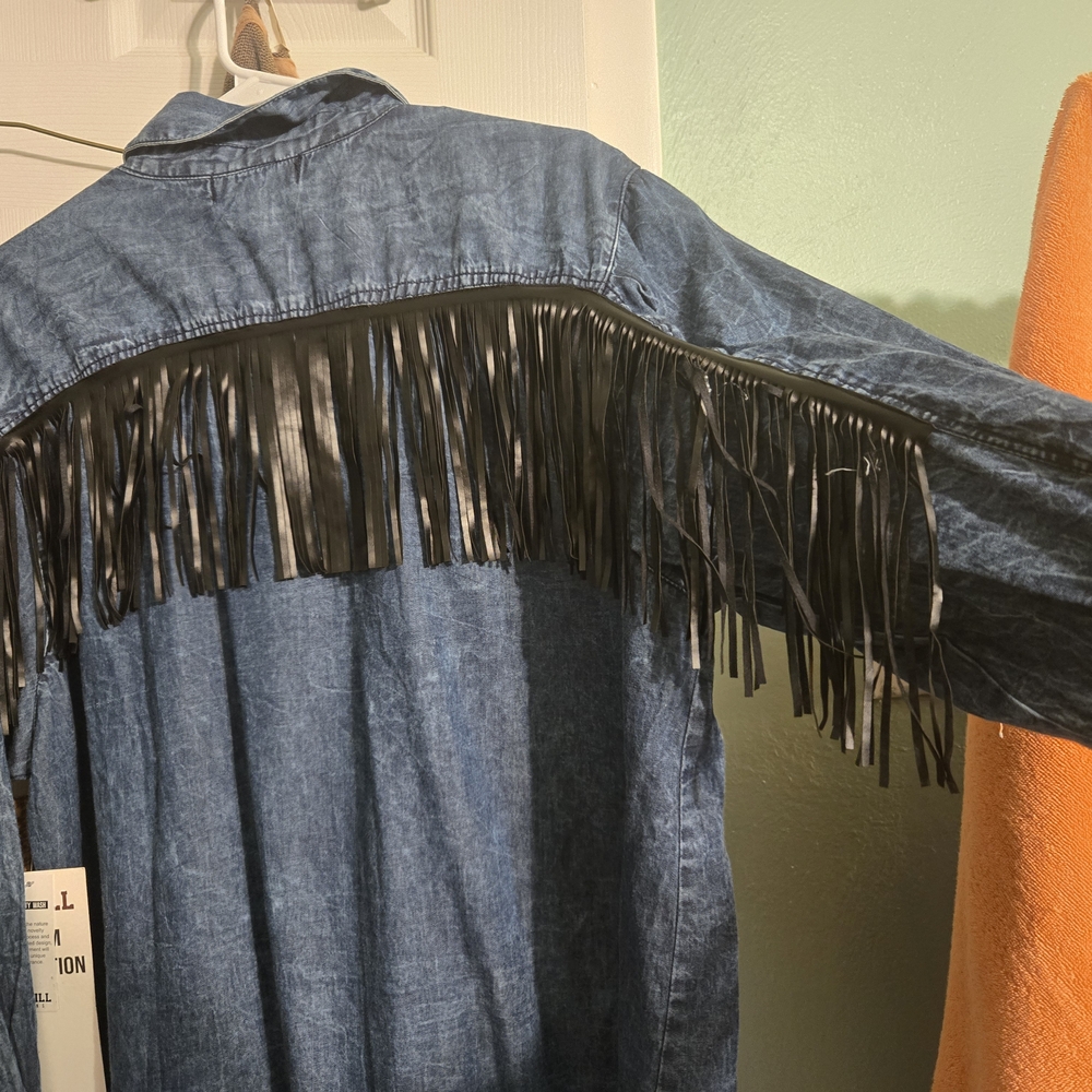 Denim Button-Up Shirt with Patch - Picture 5 of 7